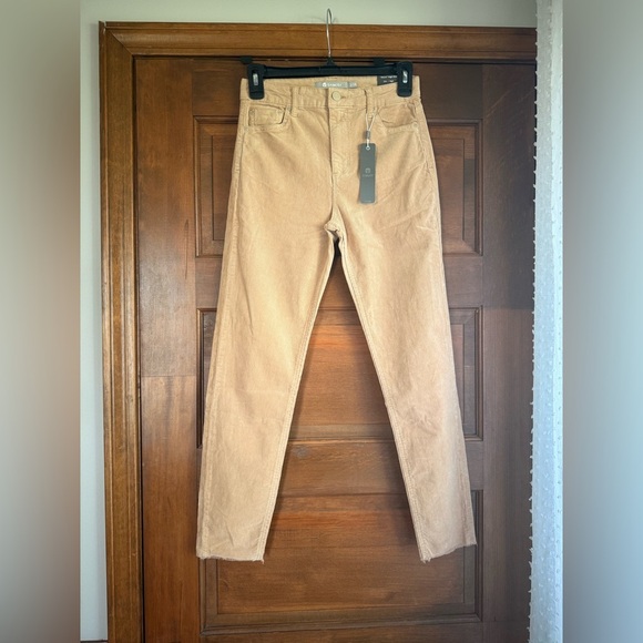 Tractr High Rise “Mona” Corduroy Pant 🧸 - Picture 1 of 4